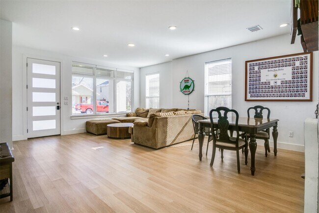 Foto del edificio - 2804 Townsend Dr