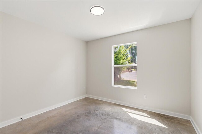 Foto del edificio - 750 Barrett Pl