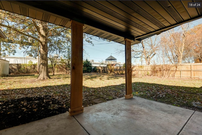 Building Photo - 3349 South Ave