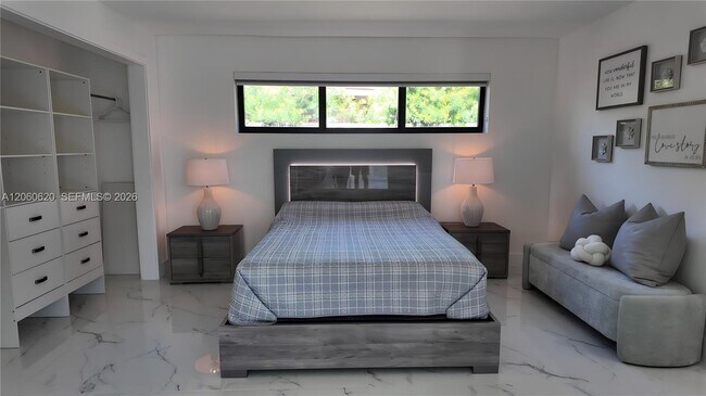 Foto del edificio - 8550 NW 26th St