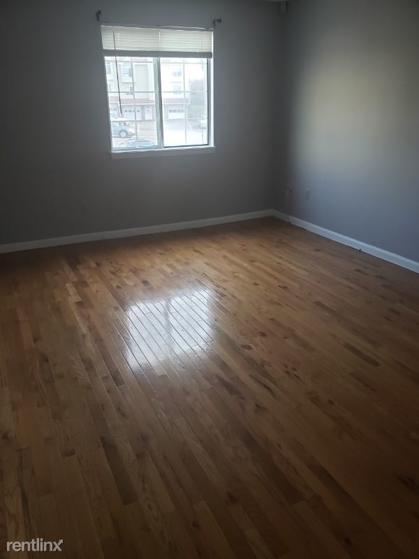Building Photo - 112 Pierpont Rd