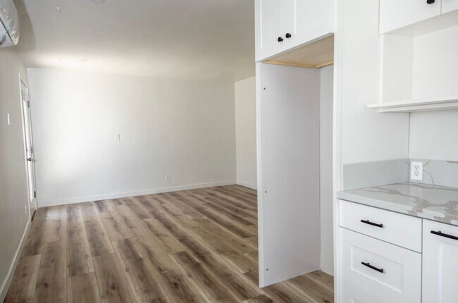Foto del edificio - 439 S Evergreen Ave