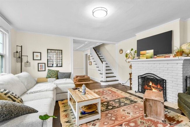 Building Photo - 330 First Ave