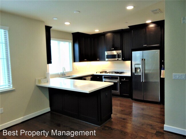 Building Photo - 2 br, 2.5 bath House - 347 Basswood Common #3