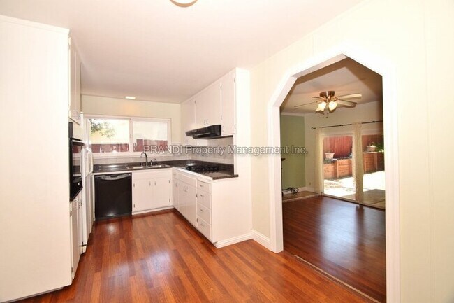 Foto del edificio - 26 Driftwood Ave