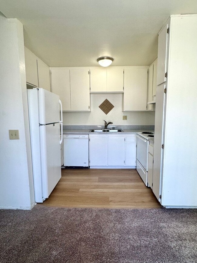 Foto del edificio - Spacious Upstairs 2-Bedroom, 1.5 Bath Cond...