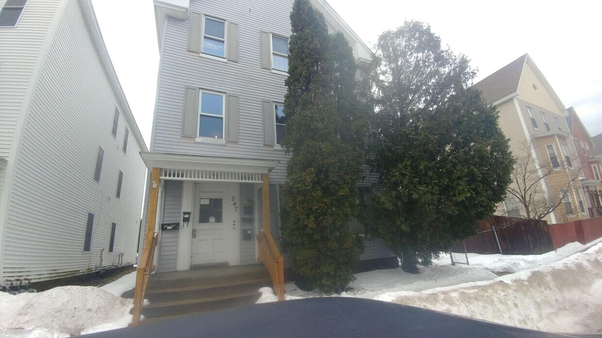 Primary Photo - 247 Grove St