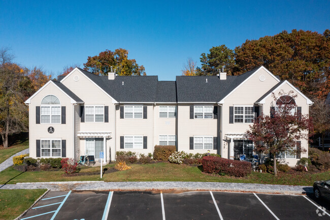 Foto del edificio - Greenview Court at Oakdale