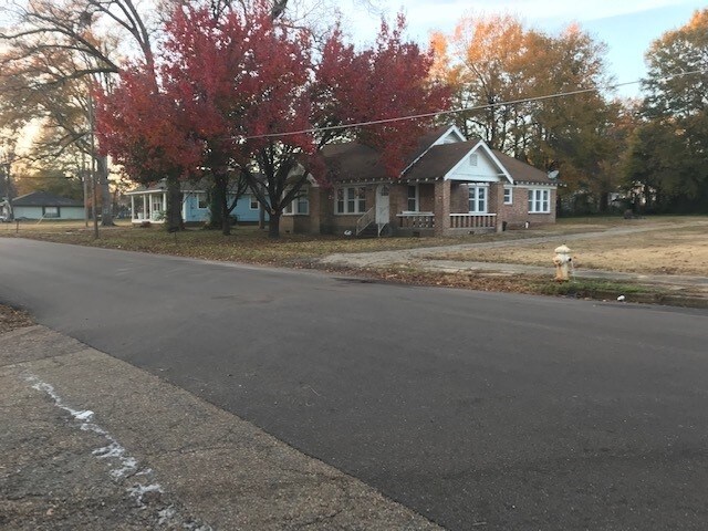 Primary Photo - 438 Winter St