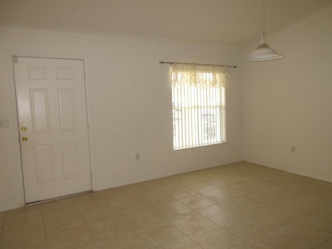 Building Photo - 3448 Montano Ave