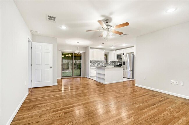 Foto del edificio - 108 E Skyview Rd
