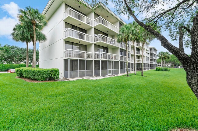Foto del edificio - 6193 Balboa Cir