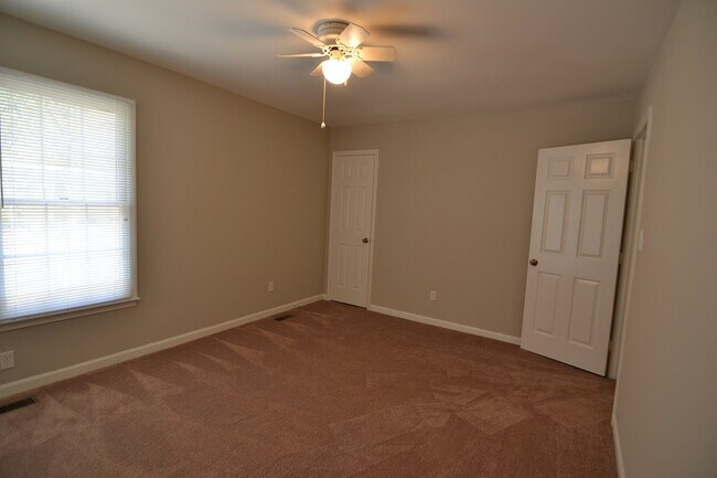 Dormitorio - 730 Branniff Dr