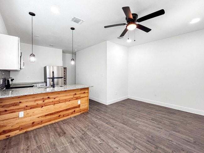 Photo - Newly Renovated 2-Bedroom Duplex Near Down... House