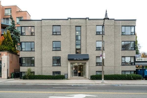 Primary Photo - 2707 Yonge St