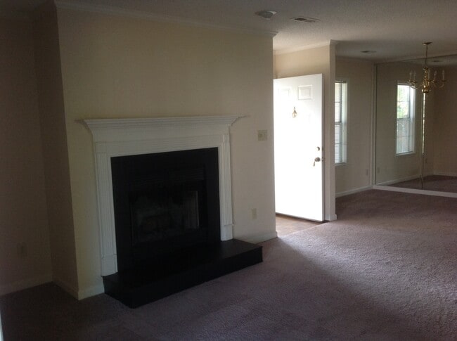 Building Photo - WESTRIDGE AT TANGLEWOOD!