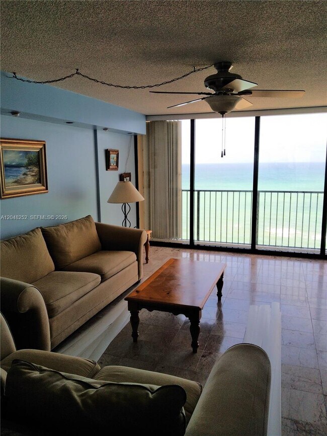 Foto del edificio - 2101 S Ocean Dr