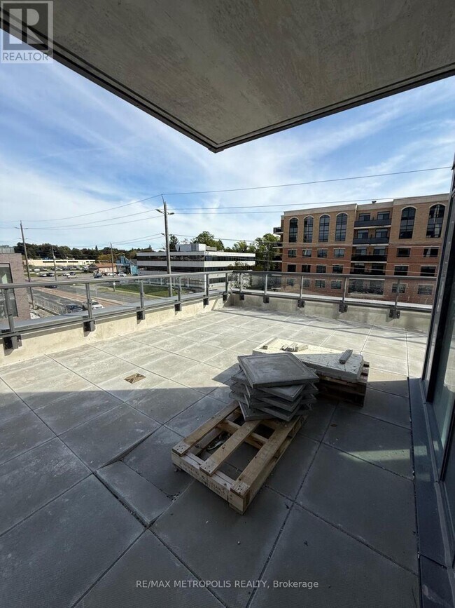 Building Photo - 705 Davis Dr