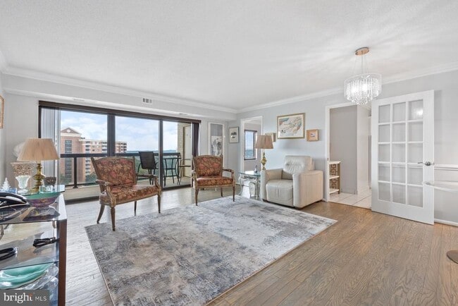 Foto del edificio - 203 Yoakum Pkwy