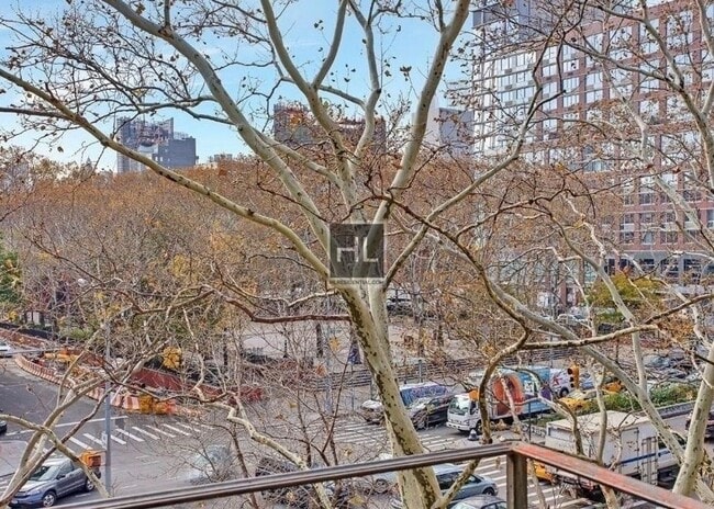 Foto del edificio - E 1ST ST.