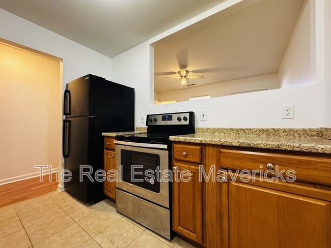 Building Photo - 4621 Kirkland Ave