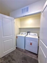 Building Photo - 6108 Hibiscus Gdn St