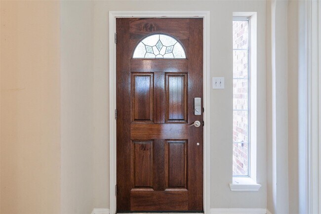 Foto del edificio - 8811 Sun Haven Ln