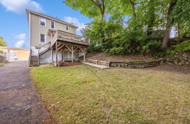 Foto del edificio - 204 Elliott Ave