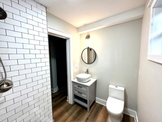 Foto del edificio - 2206 Maplewood Dr