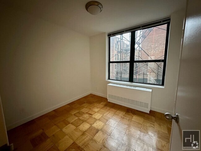 Building Photo - W 87th St