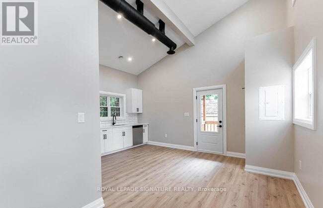 Building Photo - 309 Cranbrook Dr