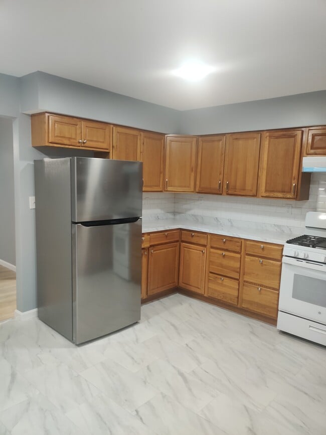 Nuevo refrigerador - 186 Highland Ave