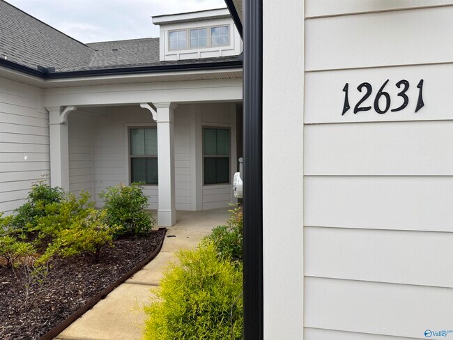 Foto del edificio - 12631 Whitcomb Cir