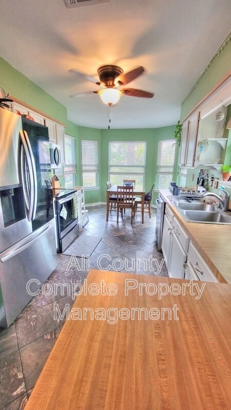 Building Photo - 3593 Mandarin Woods Dr N