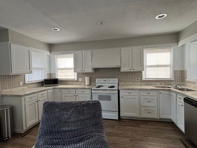 Foto del edificio - 616 S Paris St