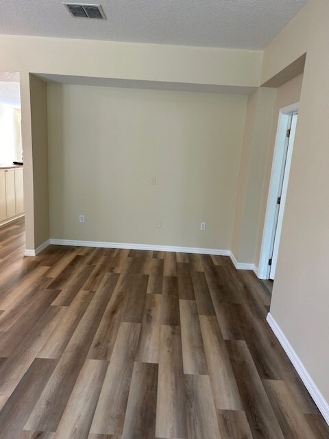 Building Photo - Renovated 3 Bedroom 2 Bath Family Home