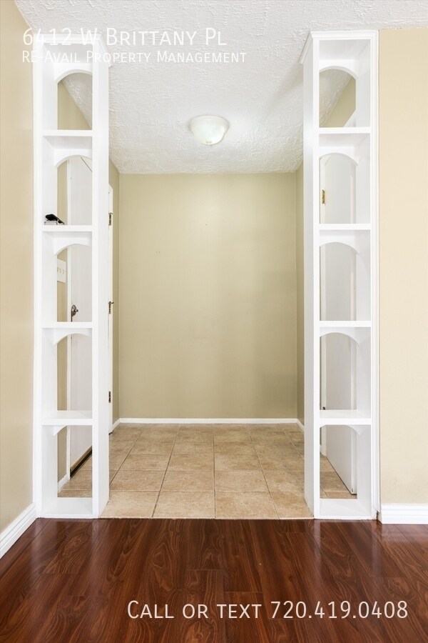Foto del edificio - 6412 W Brittany Pl
