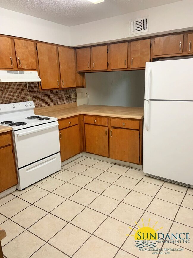 Foto del edificio - Great 2 Bedroom Townhouse in Downtown Fort Walton Beach