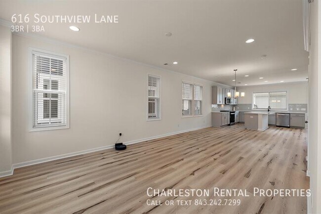 Building Photo - 616 Southview Ln