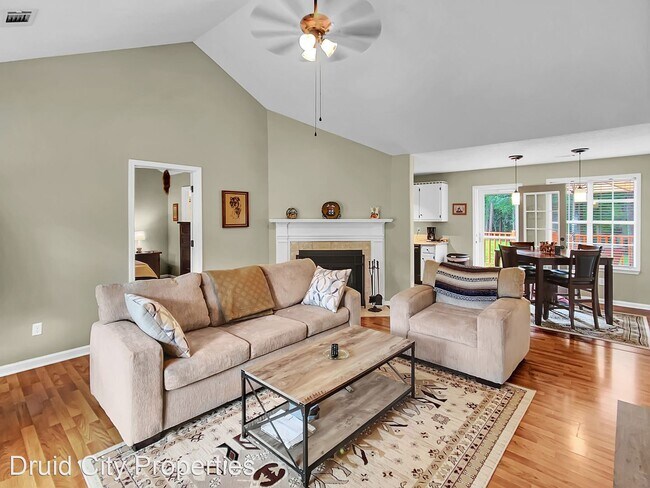 Building Photo - 3 br, 2 bath House - 15469 Stonehedge Clif...