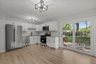 Building Photo - 925 Gonzaga Ln