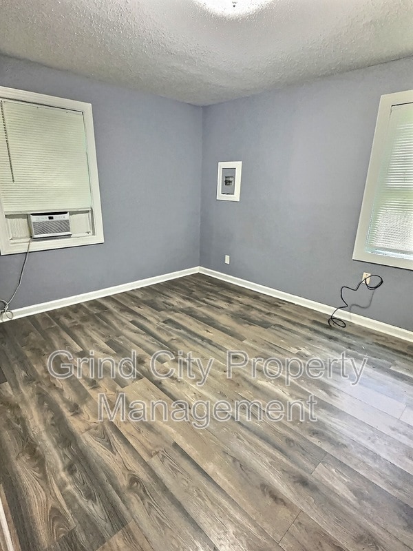 Photo - 3042 McAdoo Ave Apartment