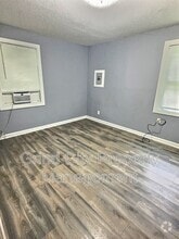 Building Photo - 3042 McAdoo Ave