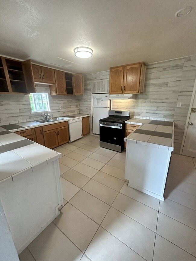 Foto del edificio - 3 Bed, 1 Bath in Meridian School District.