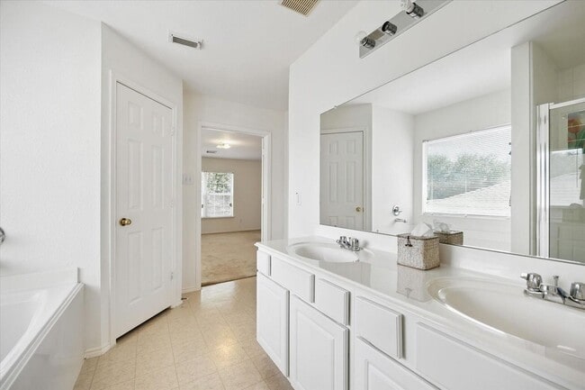 Foto del edificio - 15627 Haleys Landing Ln