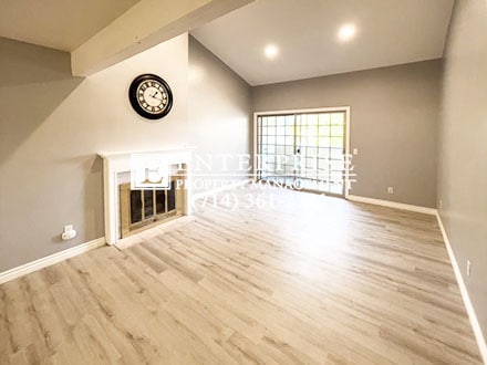Building Photo - 994 E La Habra Blvd