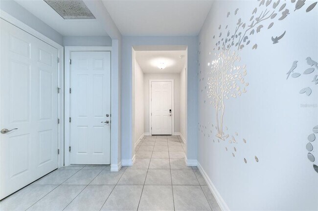 Foto del edificio - 24456 Riverfront Dr