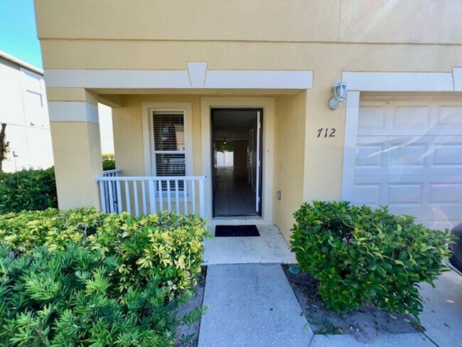Building Photo - READY FOR MOVE IN! NEW CARPET & FRESH INTE...