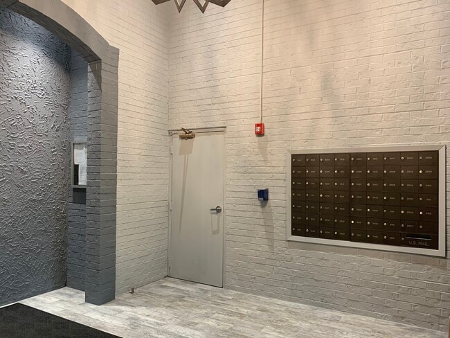 Foto del edificio - 450 Plum Creek Dr