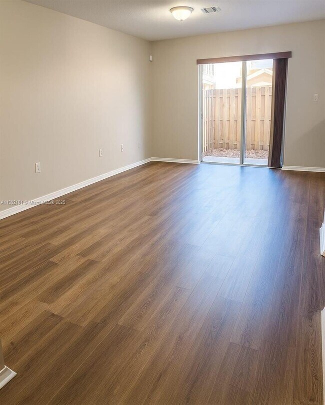 Foto del edificio - 14116 SW 260th St